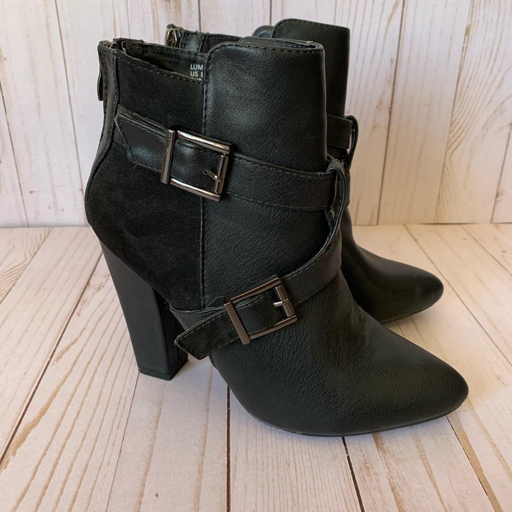 JUSTFAB Luma ankle boot, size 8, black, buckles